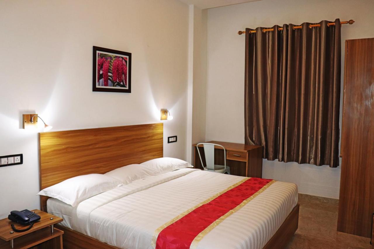 Gulnaar Guest House Chennai Exteriör bild